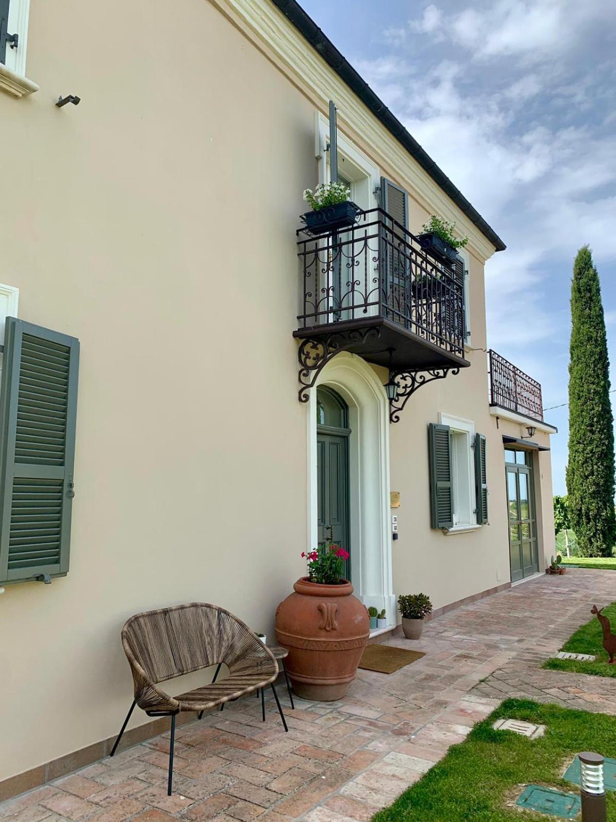Palazzo Gessi Room And Breakfast Borghi Exterior foto