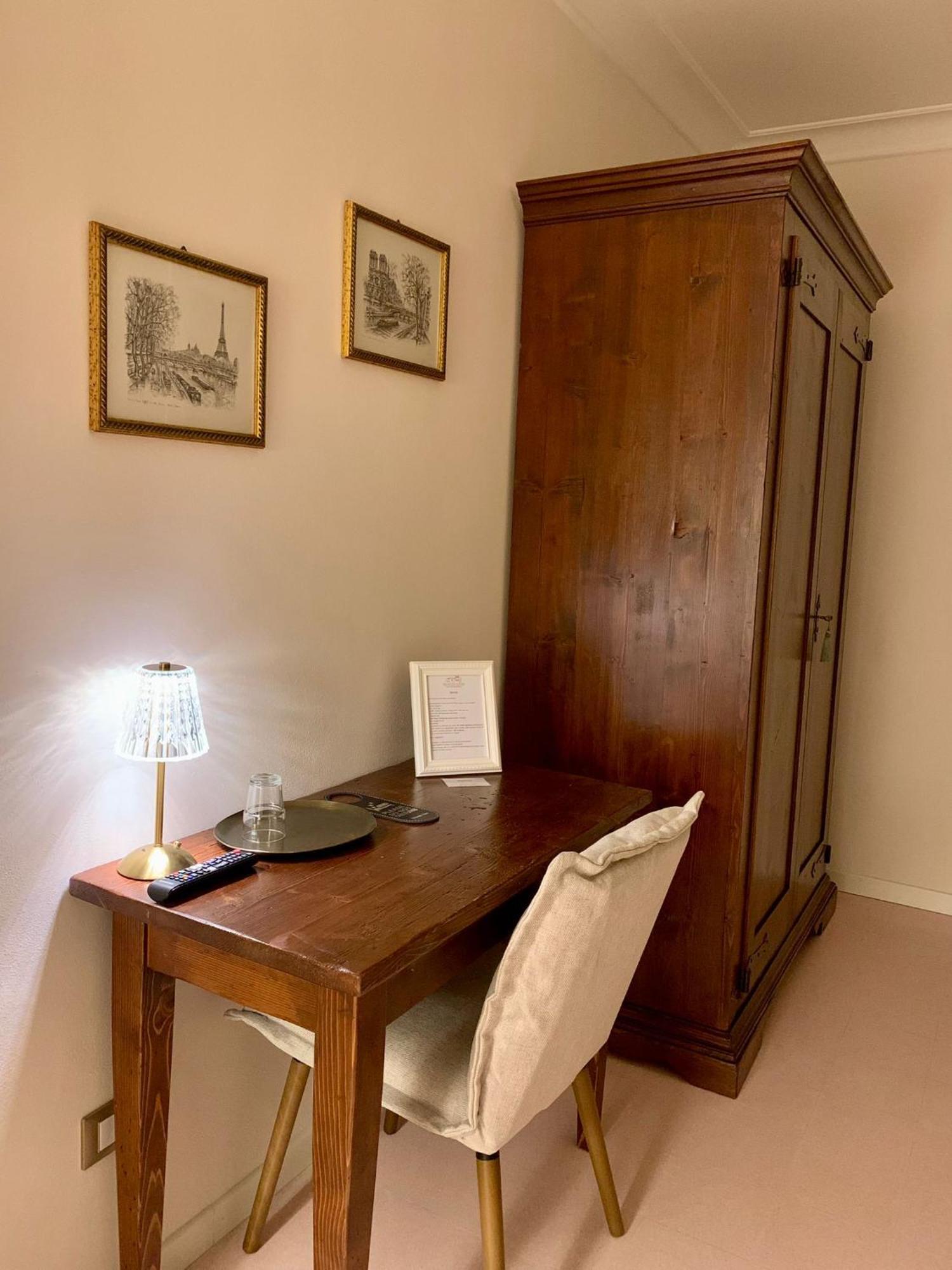 Palazzo Gessi Room And Breakfast Borghi Exterior foto