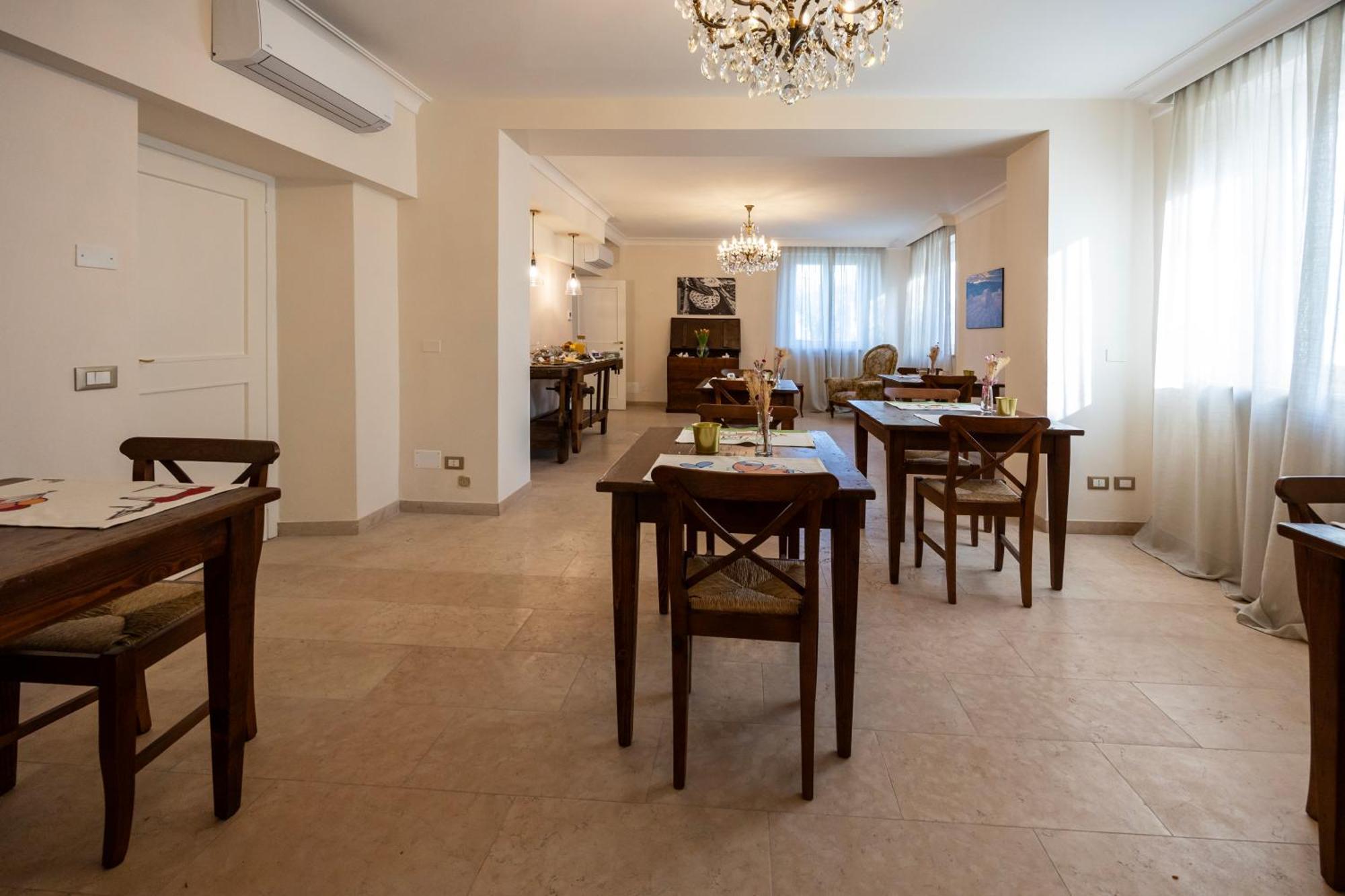 Palazzo Gessi Room And Breakfast Borghi Exterior foto