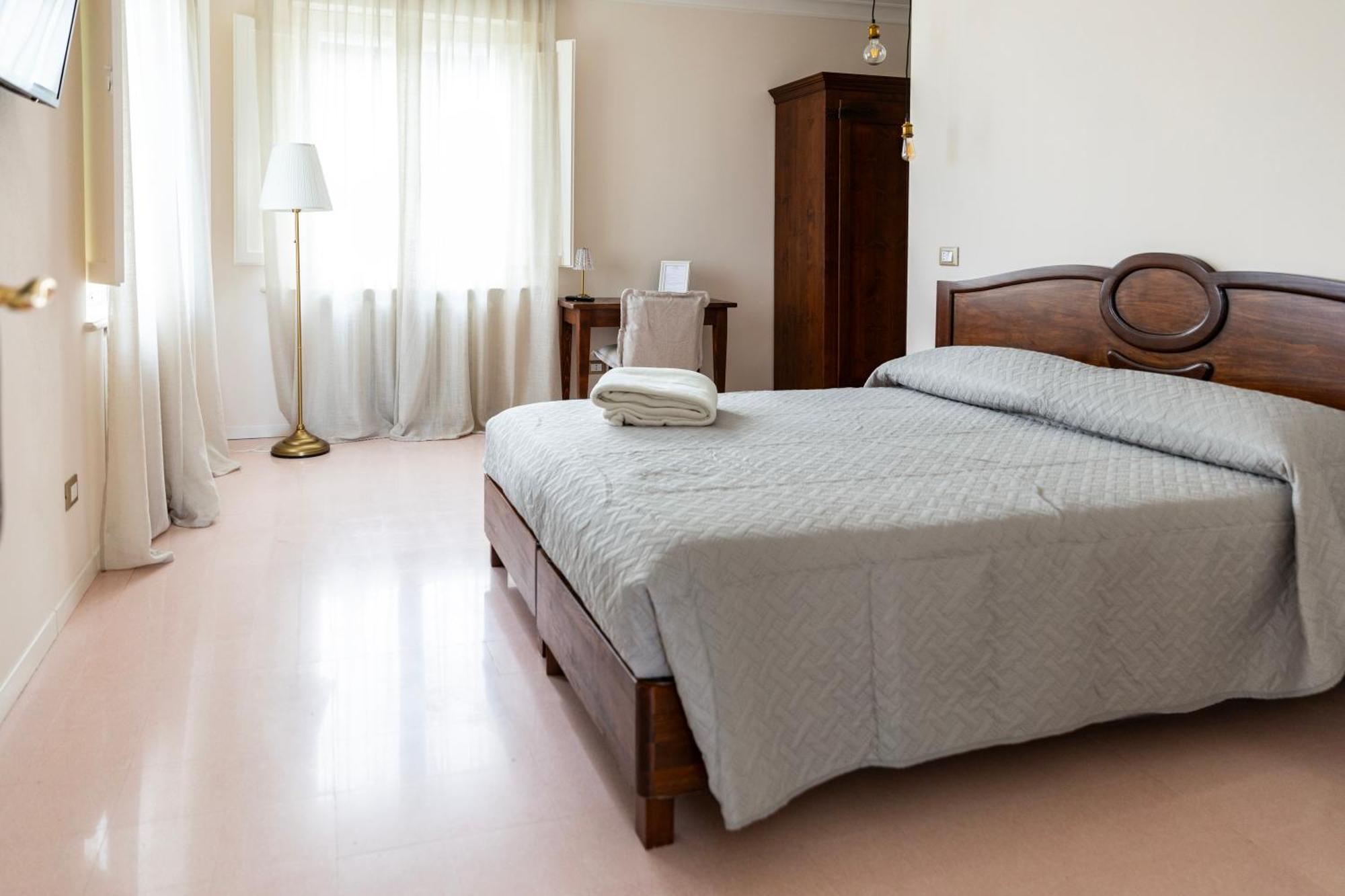 Palazzo Gessi Room And Breakfast Borghi Exterior foto